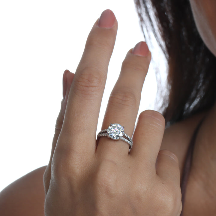 Accent Round Cut Moissanite Ring