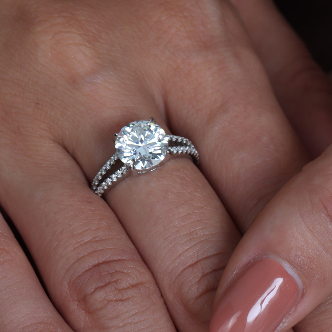 Accent Round Cut Moissanite Ring