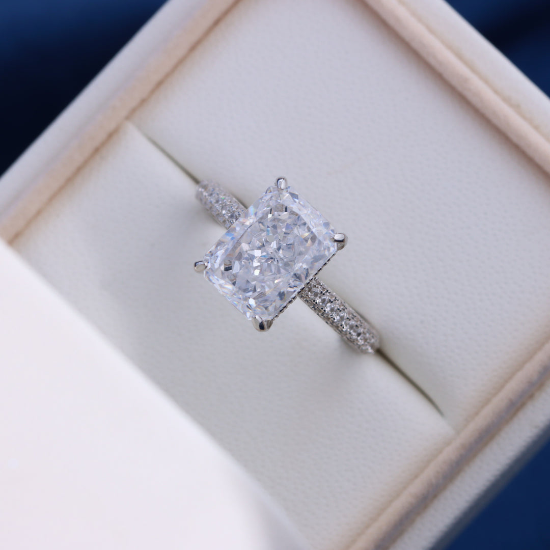 Stellara Ring - 7 Carat