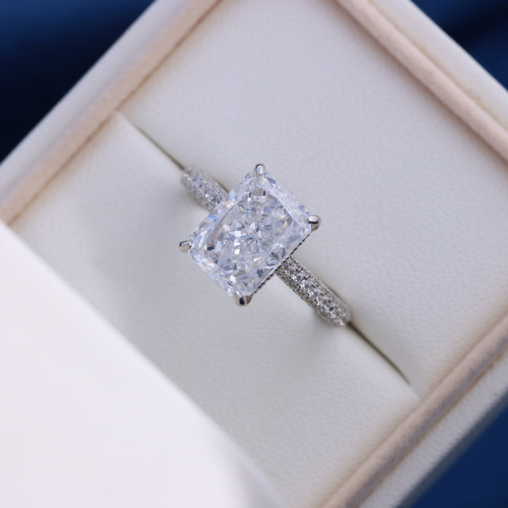 Stellara Ring - 7 Carat