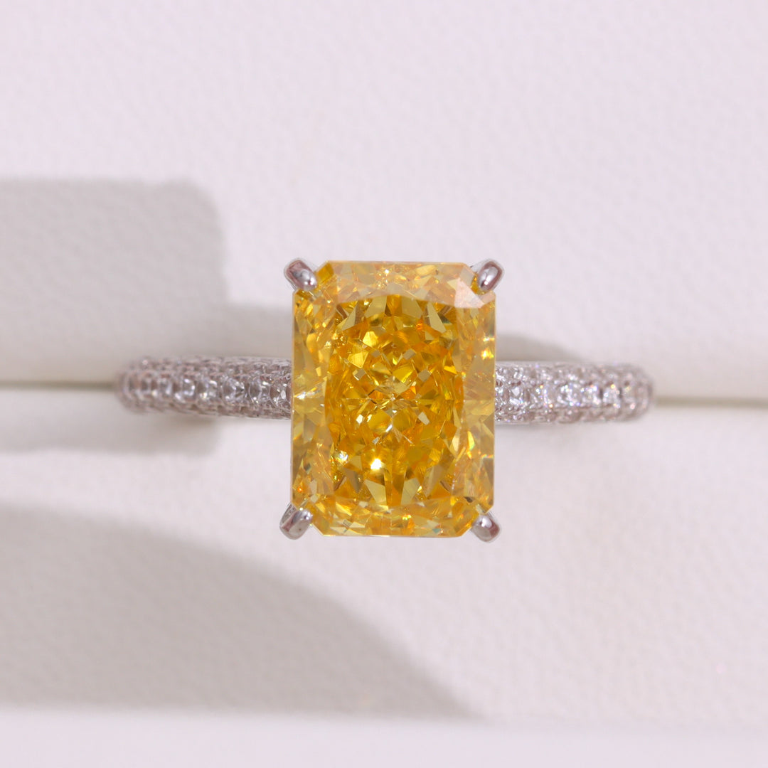 Stellara Ring - 7 Carat