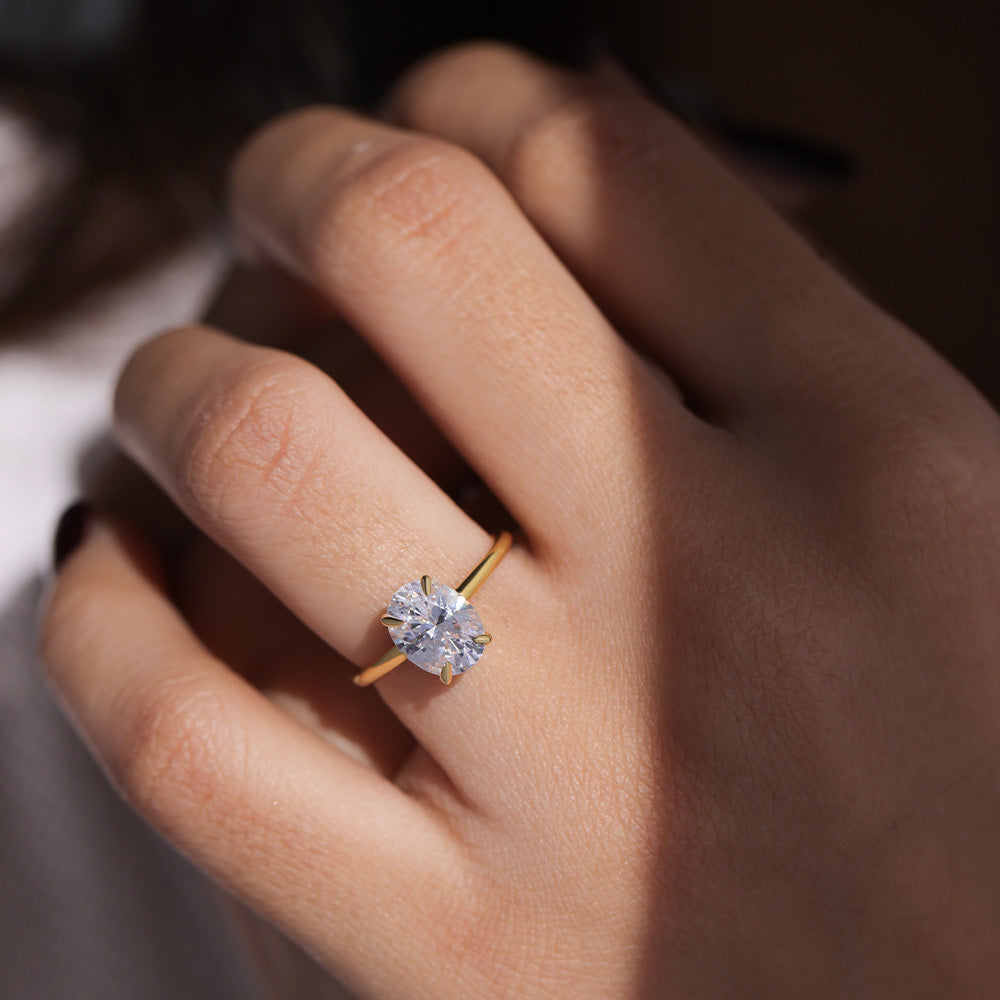 Regal Solitaire Oval Cut Moissanite Ring