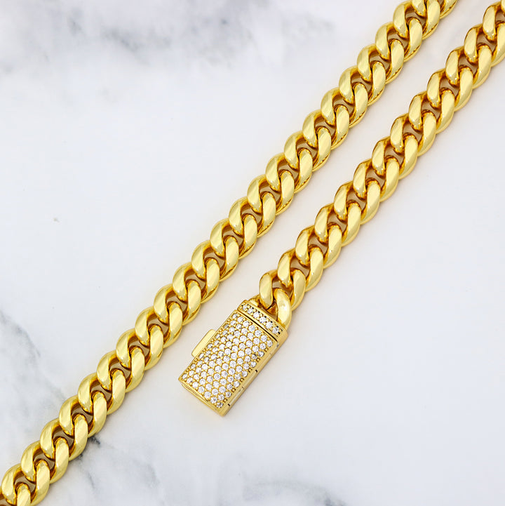 8 mm schlichte kubanische Gliederkette aus Gold mit Moissanite-Kastenverschluss