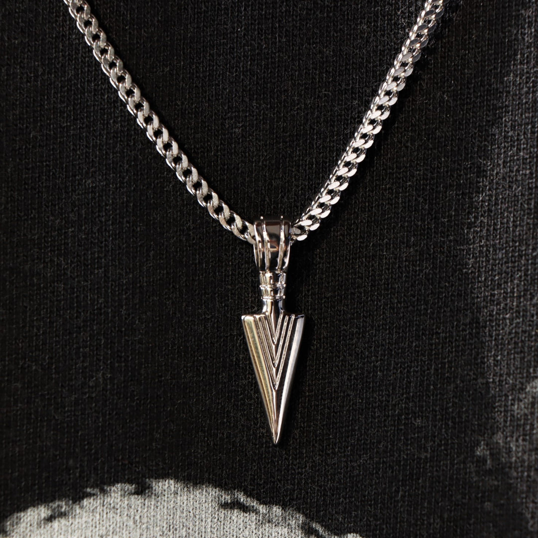 Micro Arrowhead Pendant in Vermeil