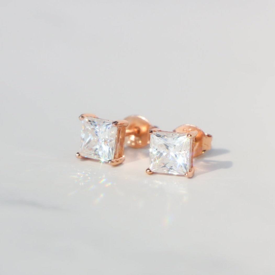 1 Carat Solitaire Diamond Stud Earrings