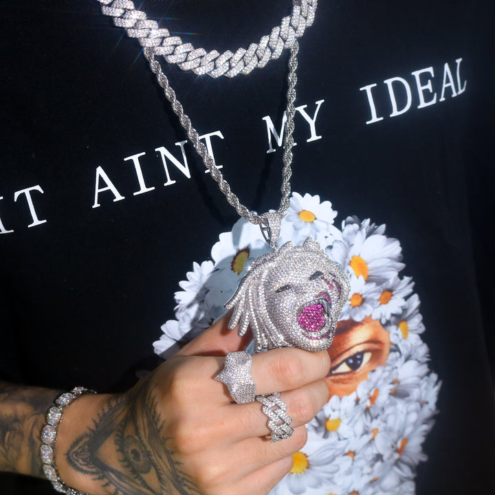 Pendentif mi-homme mi-bête