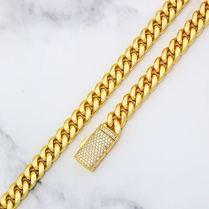 Chaîne à maillons cubains en or uni de 8 mm + bracelet avec fermoir en boîte en moissanite
